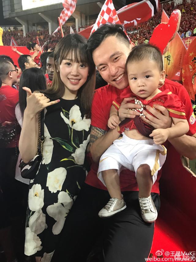古稀老夫妻携手远征 1人告慰亡妻