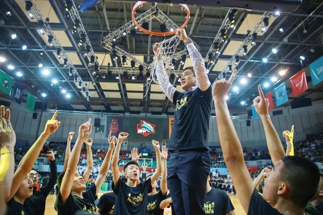 耐高广州赛区番禺中学胜省实夺冠 双核砍下33分