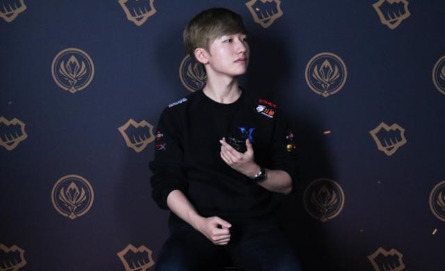 q:peanut如何看待今年这位越南打野选手?