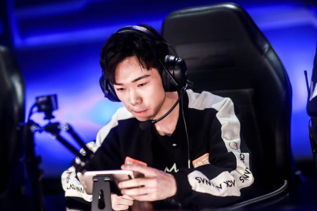 小兽两度斩获三杀 ba黑凤梨3比1ytg登顶东部