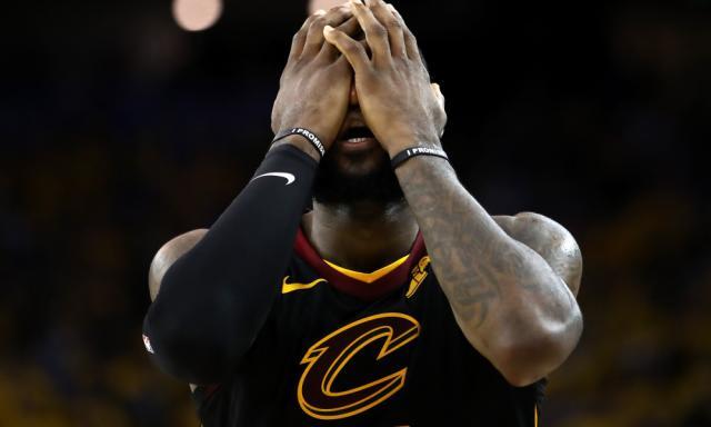 话题詹姆斯留守克城的最大阻碍竟是自家老板