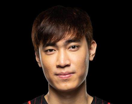 levi,作为曾经越南本土最强打野,是第二个打到韩服王者的越南选手,也