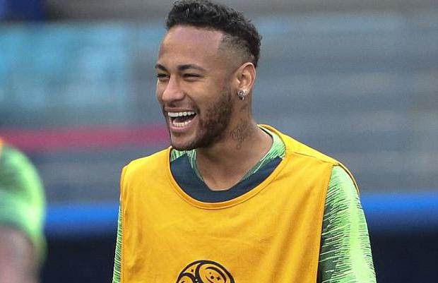 图个好彩头内马尔小豌豆大战之前同时换发型