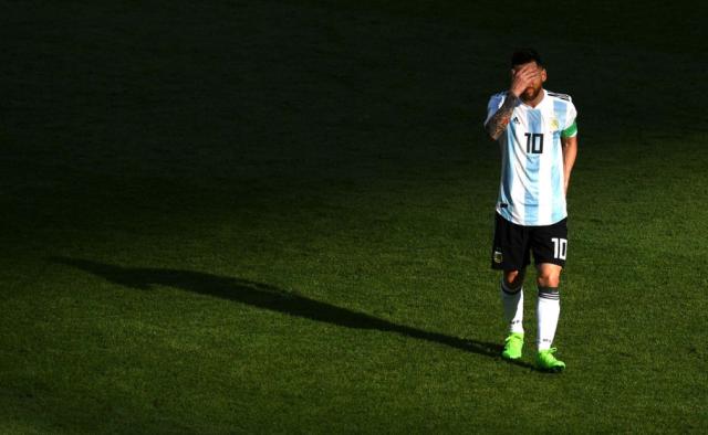 【世界杯最佳瞬间】梅西悲情告别 卢卡库指天祈祷