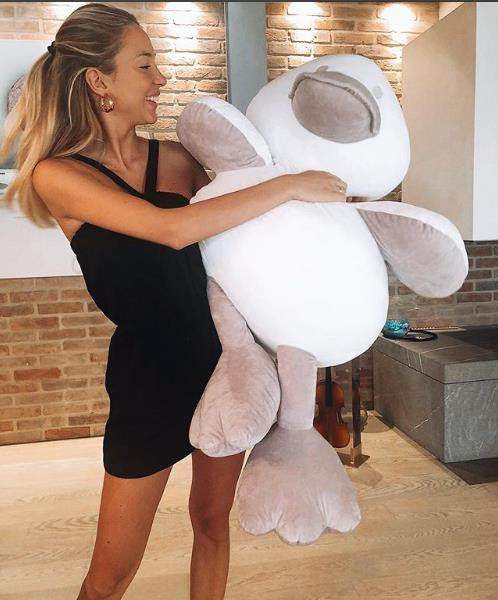 在英超第2轮面对阿森纳的比赛中,莫拉塔强突摆脱穆斯塔菲,攻破切赫