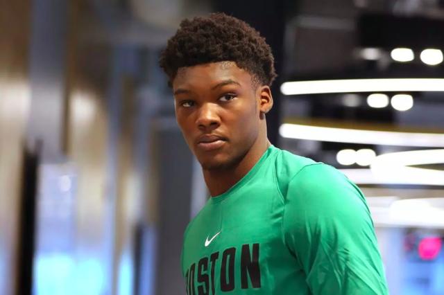 罗伯特·威廉姆斯:史蒂文斯事必躬亲 带我领会战术