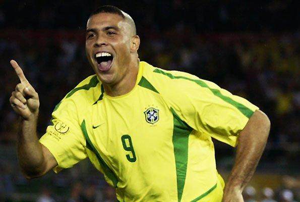 罗纳尔多42岁生快!他配称"现象" 他是最好的9号