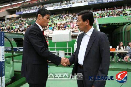 崔龙洙遗憾无缘过招崔康熙 赠中超攻略