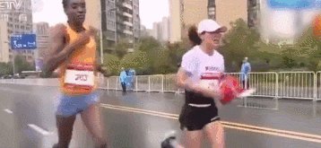1542692476380097746.gif 扔国旗2.gif