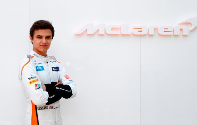 norris),亚历山大·阿尔本(alexander albon)在今年一齐升入f1,是该