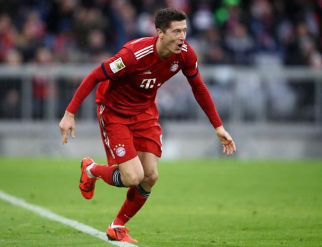 进球如麻的莱万是欧冠软脚虾7年来他仅比梅罗差