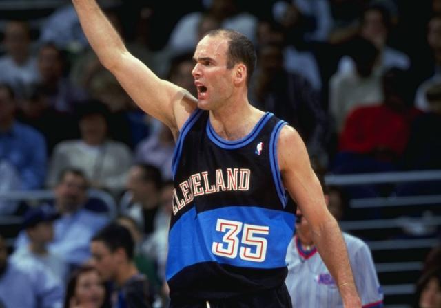 有媒体爆料,鹈鹕如今已经圈定的总经理候选人里,仍然有丹尼·费里.