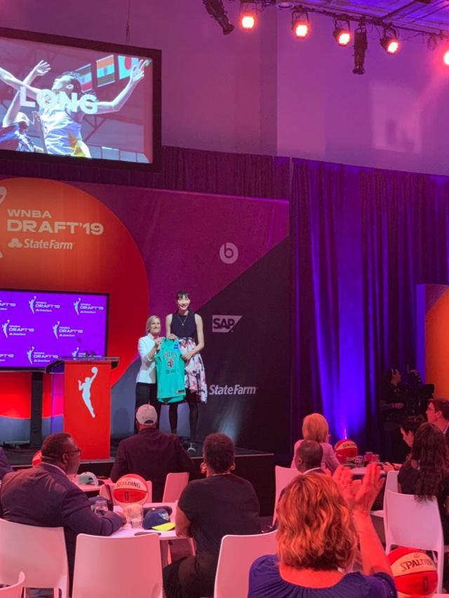 现场选秀当场一度泪奔韩旭直言不在乎顺位