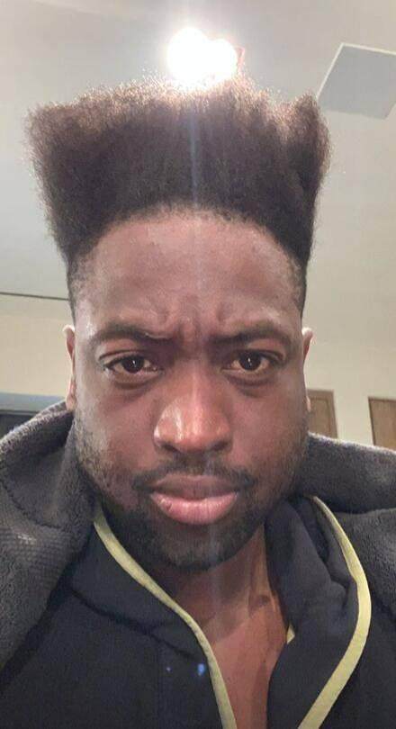 韦德这发型有点雷.