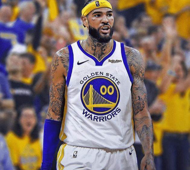 【观察】签小麦基玩起登式喂饼 勇士欲刮起青春风暴