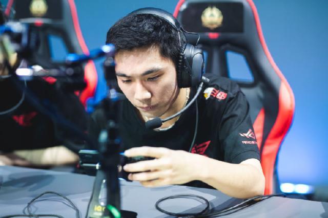 yguo两夺mvp花满楼极限1打4 rw侠4-0横扫gog