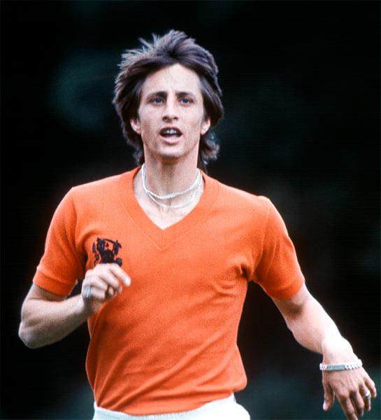 克鲁伊夫领潮流九十年代绿茵场争奇斗艳珠宝风