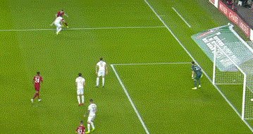 1569446526345063102.gif 2840.gif