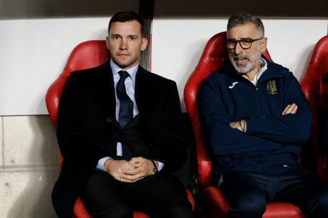 但老德罗西就是要呆在罗马青年队的主教练位置上不动,这是他最舒服的