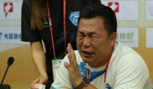 正文2月10日一早,保定容大的投资人孟永强在其微博再次炮轰中国足协