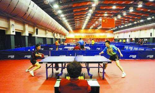 李彤就已经成为了中国第一位闯入田径世锦赛决赛的跨栏运动员,他的