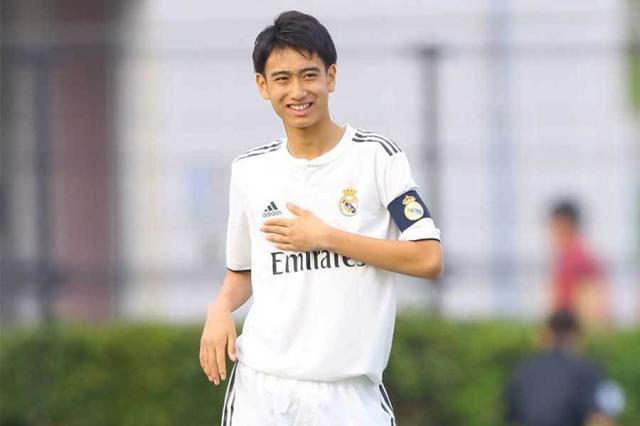 日本00后另外一位大牌是2003年出生,目前是皇马青年队明星球员的中井