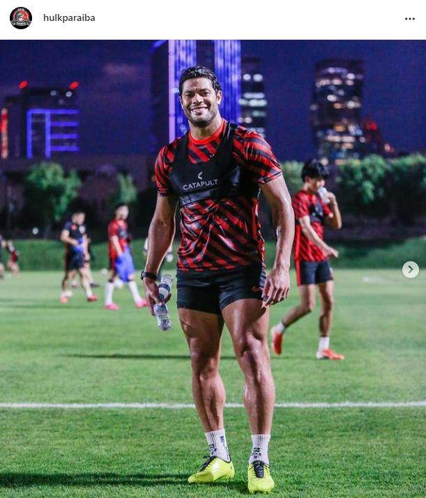 浩克回归上港大部队训练 将帅沟通冰释前嫌