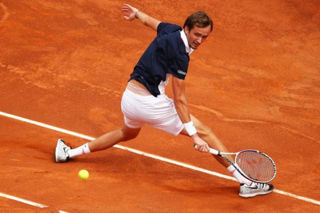 daniil-medvedev-moving-roland-garros-for-a-week-is-ridiculous-it-won-t-change-.jpg