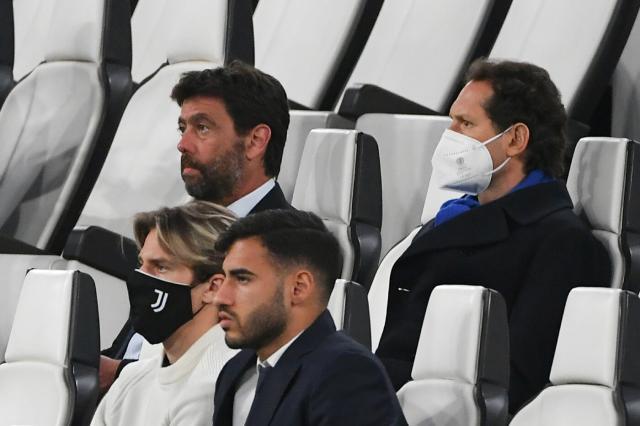 president-Juventus-Turin-Andrea-Agnelli-2e-president-Automobiles-Fiat-Chrysler-John-Elkann-assistent-match-Serie-A-contre-AC-Milan-9-2021-Turin_1_1400_933.jpg