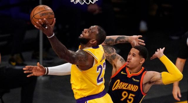 LeBron-James-Los-Angeles-Lakers-1-1040x572.jpg