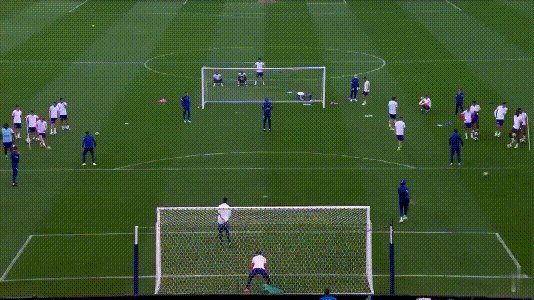 韋爾納賽前熱身.gif