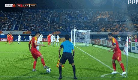 国奥角球越位.gif