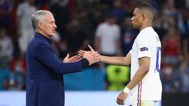 didier-deschamps-kylian-mbappe_1m8f87x2o5qf61alvjh71grw35.jpg