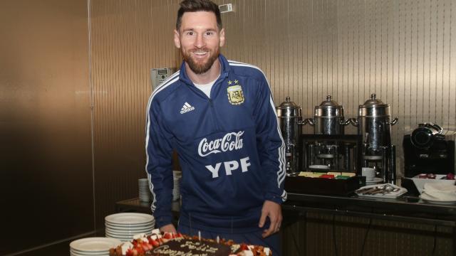 lionel-messi-birthday-cake_gkw3qlzbh1jc14k7vwhdfxv9z.jpg