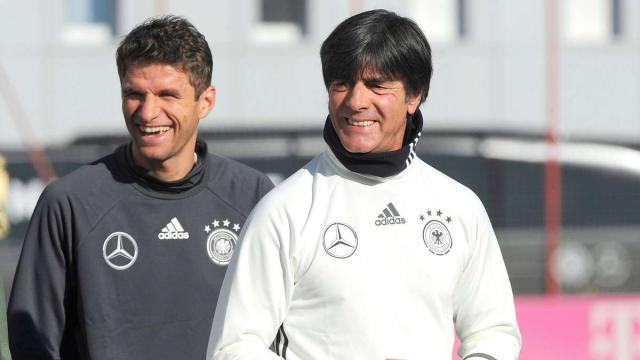 25959958-thomas-mueller-hofft-auf-eine-em-nominierung-von-bundestrainer-jogi-loew-17H2Jt2Pqnef.jpg