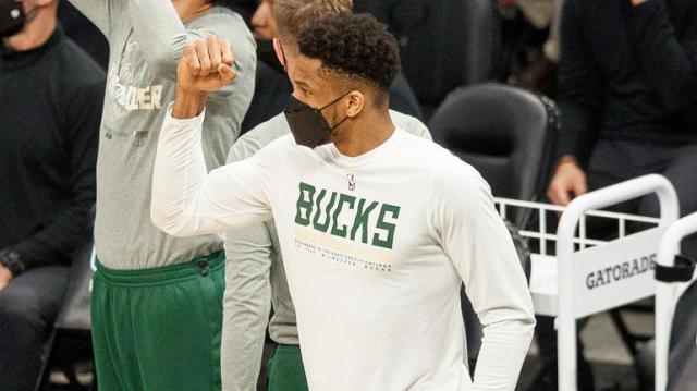 Giannis-Antetokounmpo-knee-injury-Bucks-star-out-for-Game-6.jpg