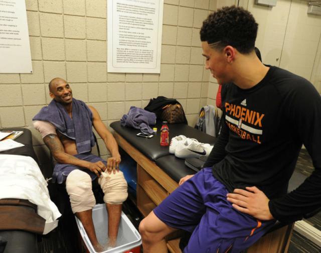 kobe-signed-sneakers-for-devin-booker-2_o4mg17.jpg