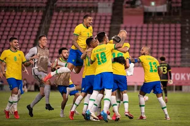 jogadores-da-selecao-brasileira-comemoram-classificacao-para-a-final-dos-jogos-olimpicos-de-toquio-nesta-terca-feira-lucas-figueiredo-cbf.jpg