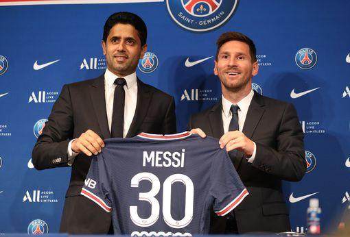 0_Lionel-Messi-Press-Conference-after-signing-for-Paris-St-Germain (1).jpg