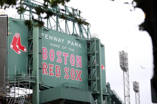 https___specials-images.forbesimg.com_imageserve_6120037ef33f1a192a49f13c_Miami-Marlins-v--Boston-Red-Sox_1960x0.jpg