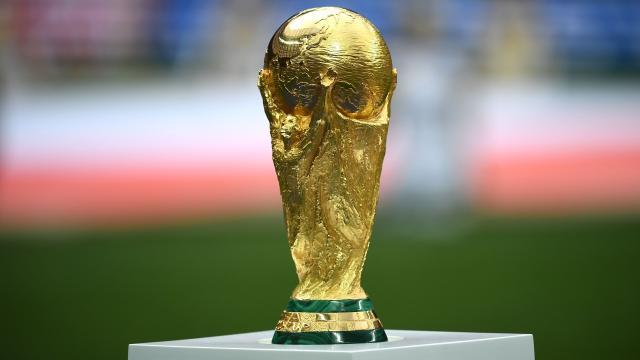 world-cup-trophy-stand_133kk6nwawbmj16uhxvaiznup2.jpg