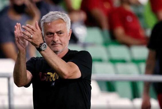 mourinho-e-a-vitoria-no-jogo-mil-menti-a-toda-gente-passei-a.jpg