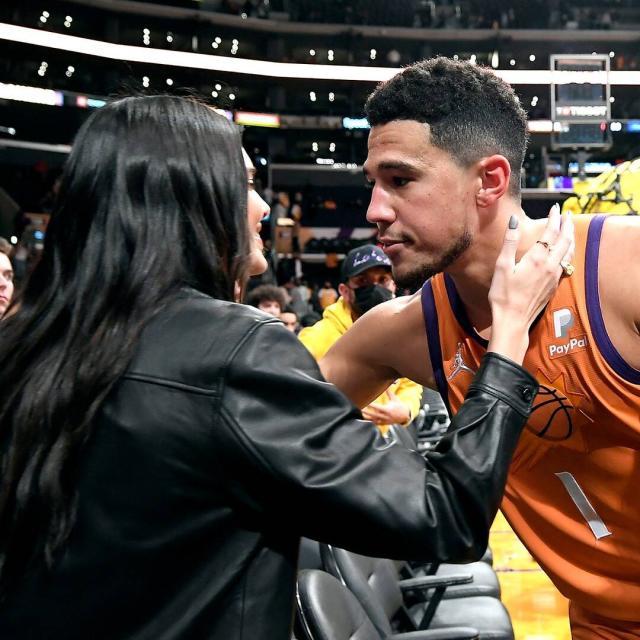 rs_1200x1200-211023123329-1200-Kendall-Jenner-Devin-Booker.jpg