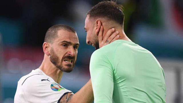 leonardo-bonucci-gianluigi-donnarumma-italy-euro-2020_1nflyzsto5qfq1jhej8vuyhzhi (1).jpg