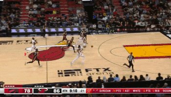 飛向觀眾席1.gif