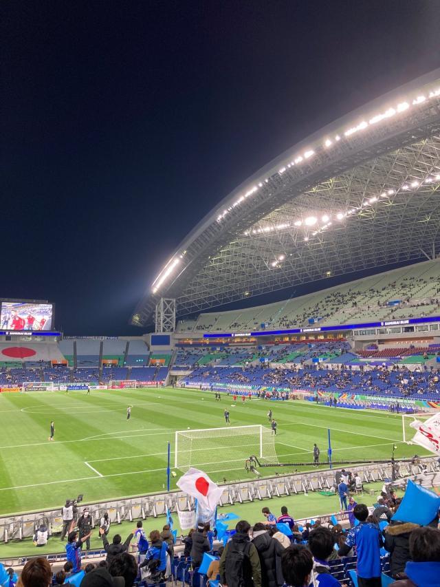 这是昨晚的埼玉世界杯球场的赛前氛围.