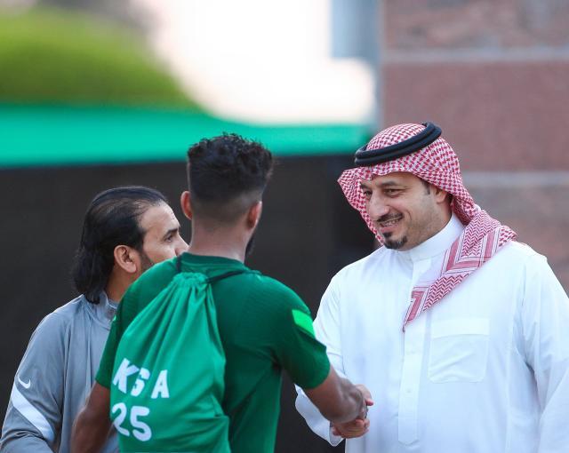 沙特足协主席发出警告：出线无望的中国队更难对付