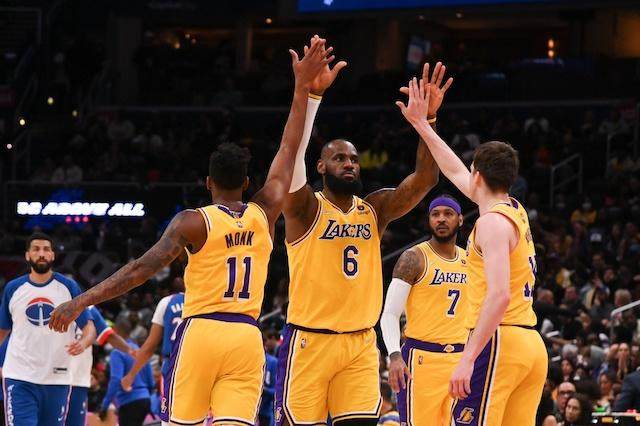 LeBron-James-Malik-Monk-Austin-Reaves-Carmelo-Anthony.jpg