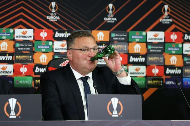 波兰启示录：临危受命的教练如何率队打进世界杯？