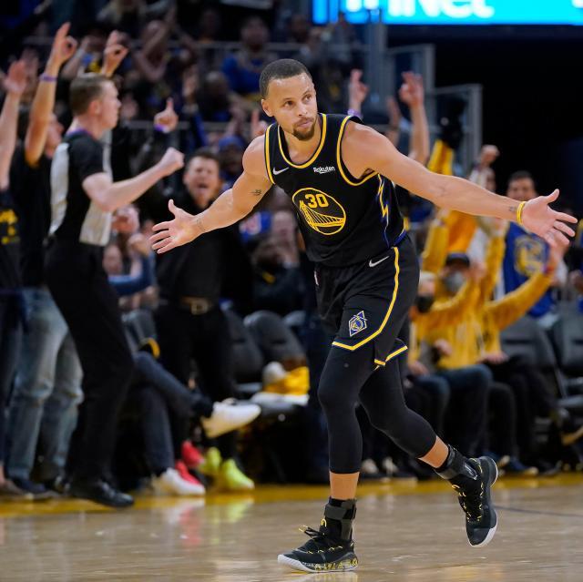 16nba-goldenstate-G1-curry.jpg